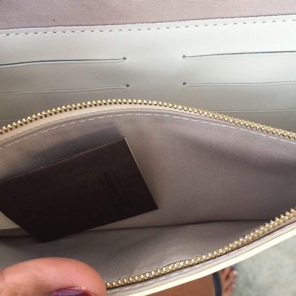 Authentic Louis Vuitton Pochette - Picture 12 of 16